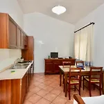 Isa - With Swimming Pool A Few Minutes From Alghero Apart-hotel