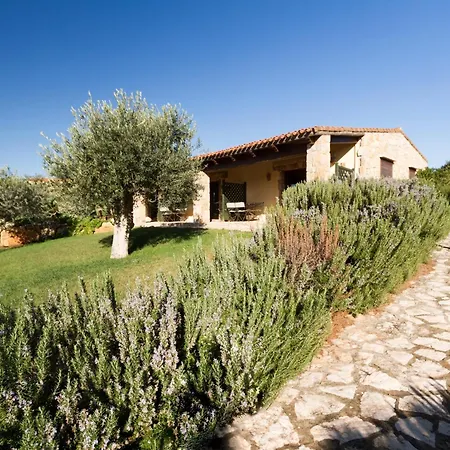 Isa - With Swimming Pool A Few Minutes From Alghero Apartmanhotel
