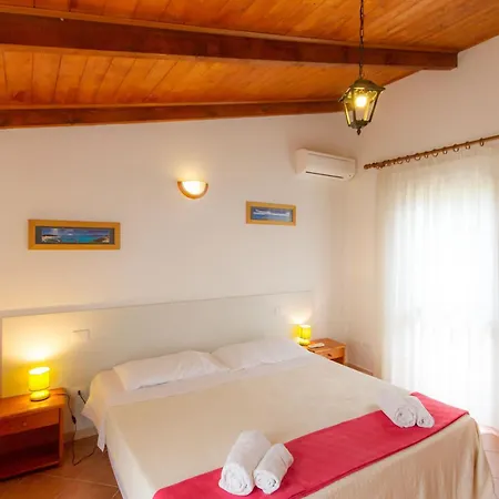 Isa - With Swimming Pool A Few Minutes From Alghero 3*