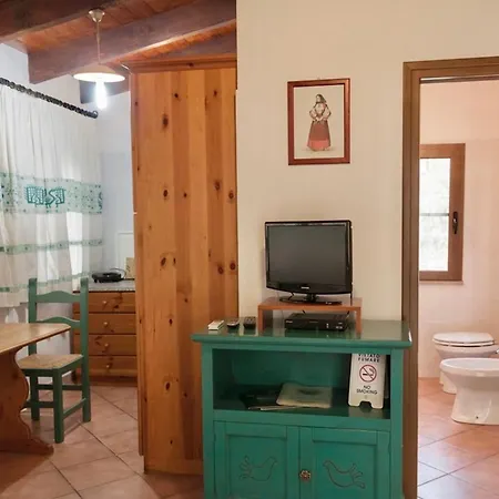 Isa - With Swimming Pool A Few Minutes From Alghero מלון דירות