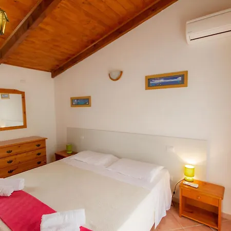 Isa - With Swimming Pool A Few Minutes From Alghero 3*