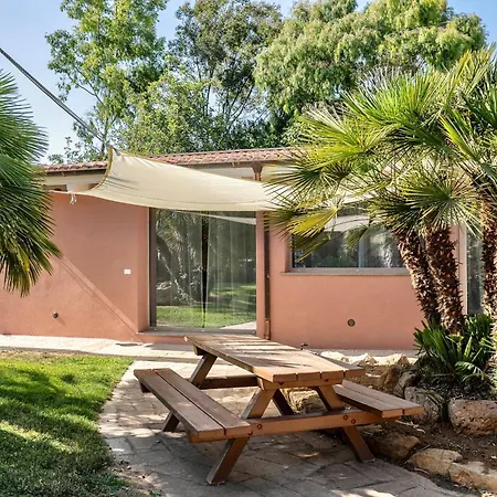 Isa - With Swimming Pool A Few Minutes From Alghero Aparthotel 3*