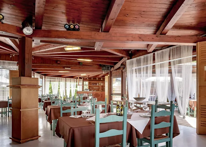 Apartahotel Isa - With Swimming Pool A Few Minutes From Alghero Santa Maria la Palma