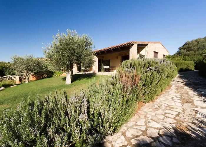 Isa - With Swimming Pool A Few Minutes From Alghero Apartahotel